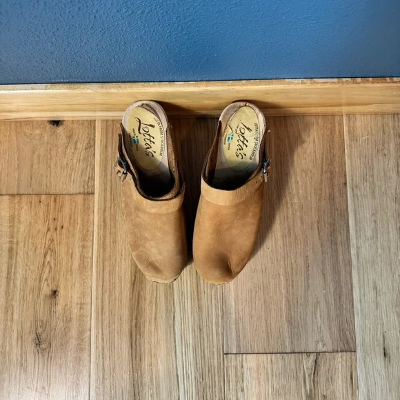 Lotta’s Swedish Tan Heeled Tractor Sole Clogs Size 39/US8.5 - Picture 9 of 11